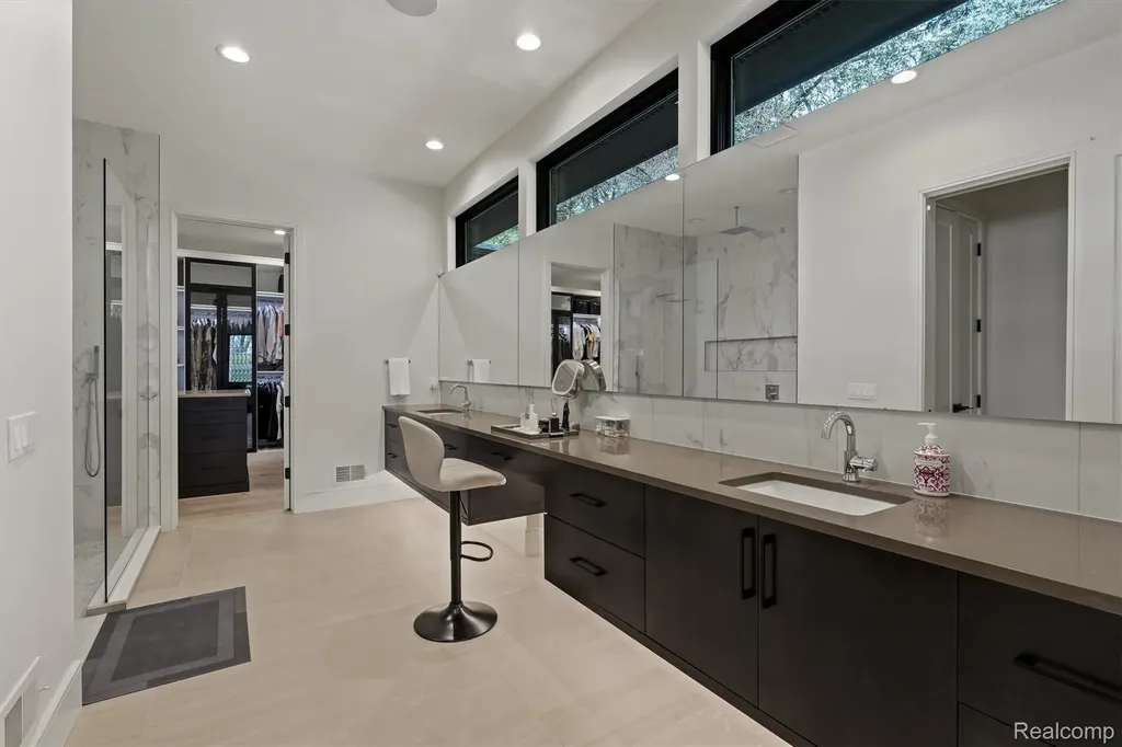6121 Golfview Drive Bloomfield Hills City MI 48301