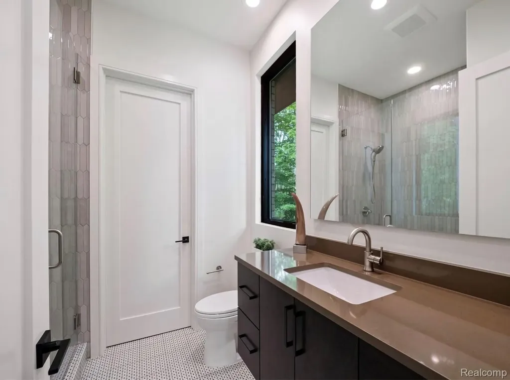 6121 Golfview Drive Bloomfield Hills City MI 48301