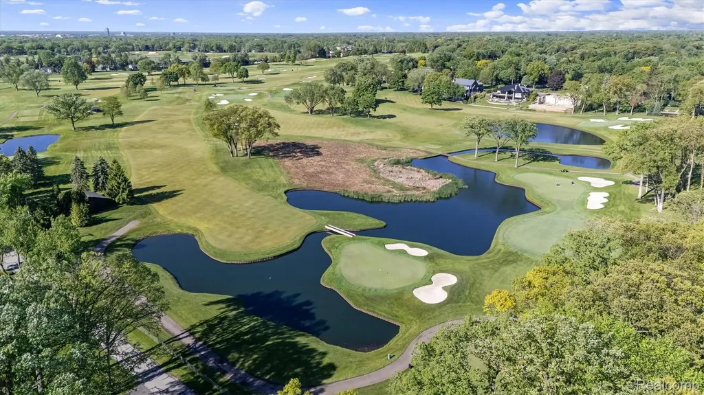 6121 Golfview Drive Bloomfield Hills City MI 48301