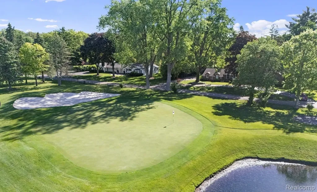 6121 Golfview Drive Bloomfield Hills City MI 48301
