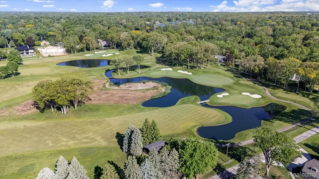 6121 Golfview Drive Bloomfield Hills City MI 48301