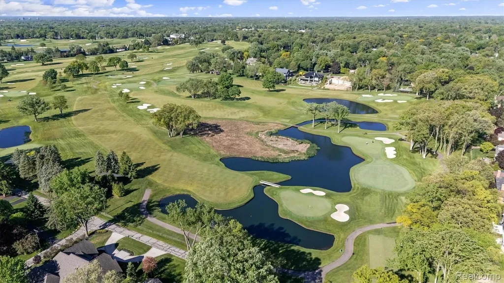 6121 Golfview Drive Bloomfield Hills City MI 48301