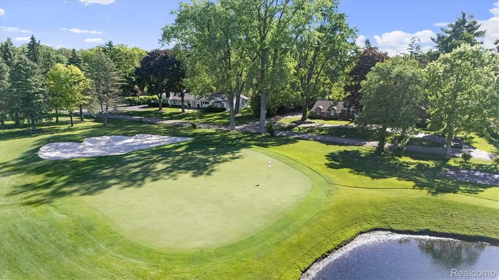 6121 Golfview Drive Bloomfield Hills City MI 48301