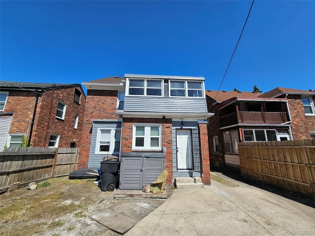 17371 Pennington Drive Detroit City MI 48221