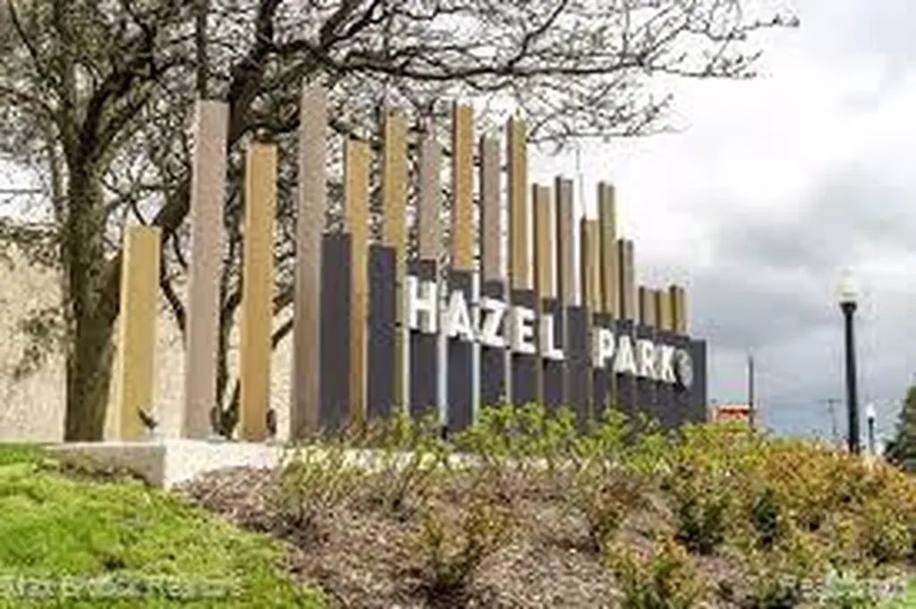 1000 E Madge Avenue Hazel Park City MI 48030