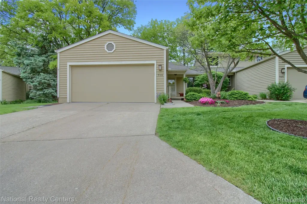 713 Woodcreek Circle Saline City MI 48176