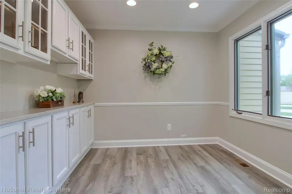 713 Woodcreek Circle Saline City MI 48176
