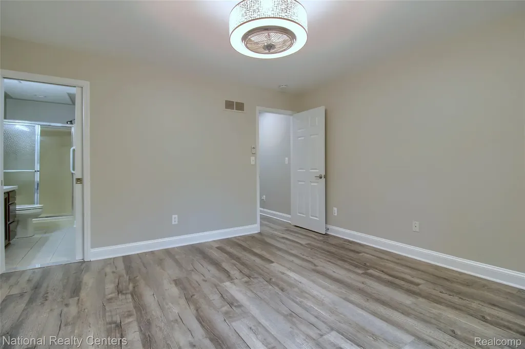 713 Woodcreek Circle Saline City MI 48176