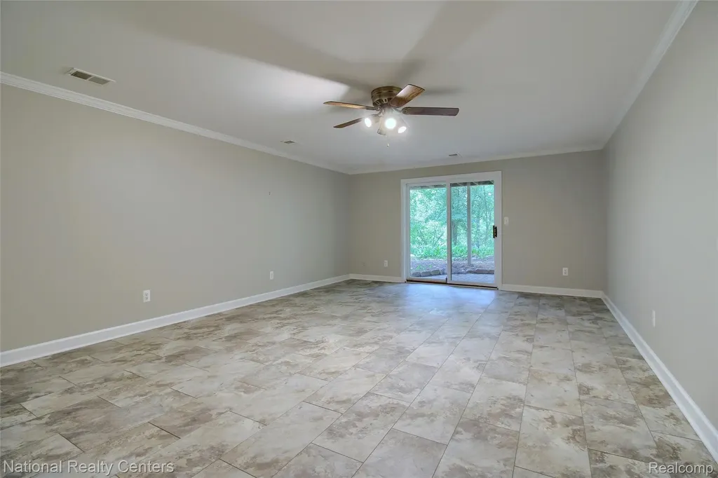 713 Woodcreek Circle Saline City MI 48176