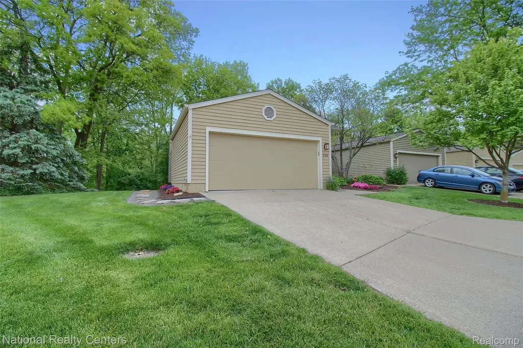 713 Woodcreek Circle Saline City MI 48176