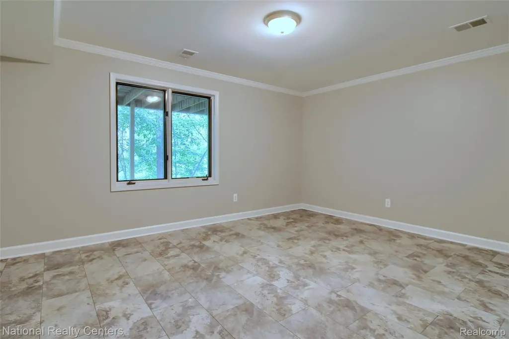 713 Woodcreek Circle Saline City MI 48176