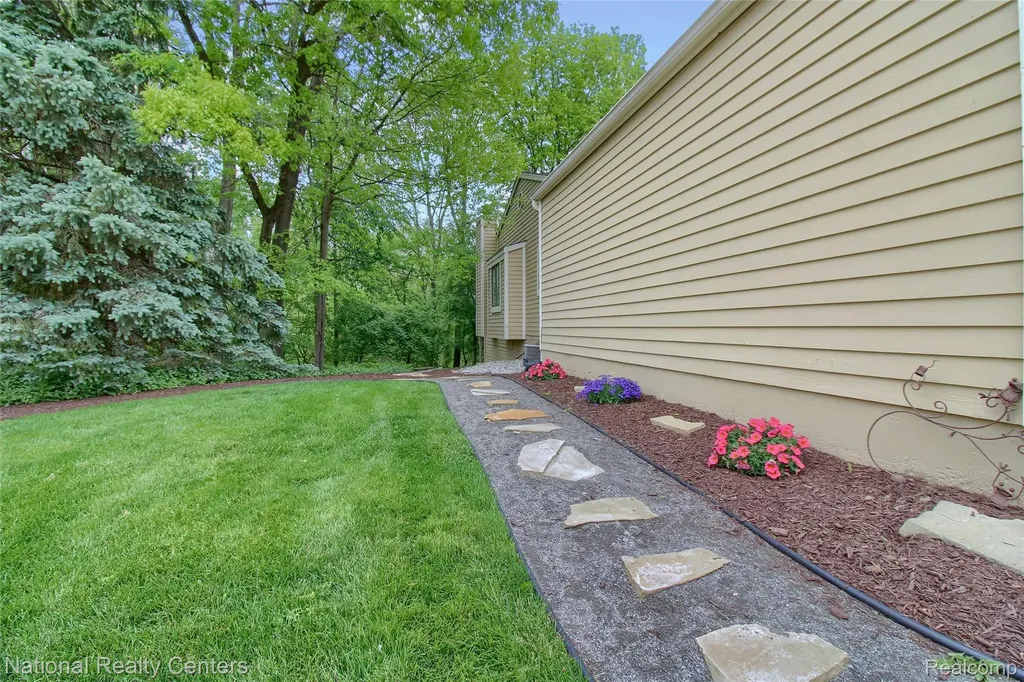 713 Woodcreek Circle Saline City MI 48176
