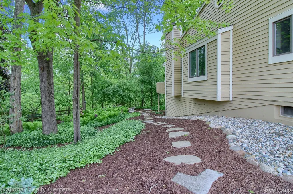 713 Woodcreek Circle Saline City MI 48176
