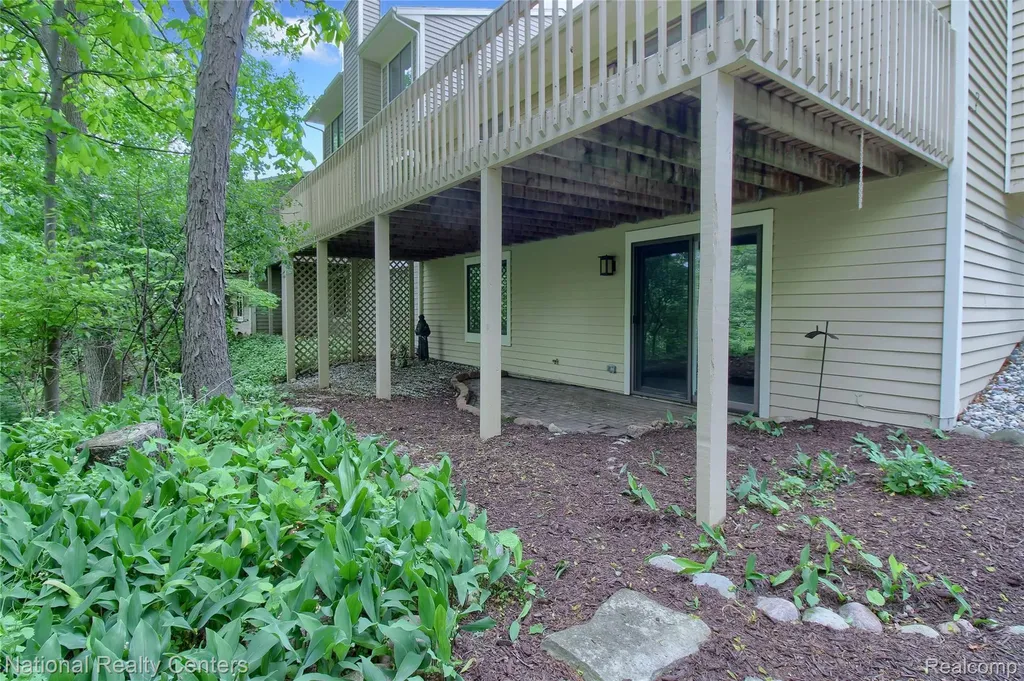 713 Woodcreek Circle Saline City MI 48176