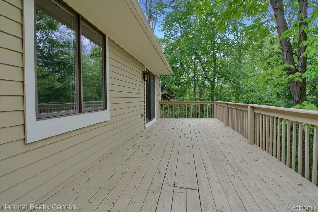 713 Woodcreek Circle Saline City MI 48176