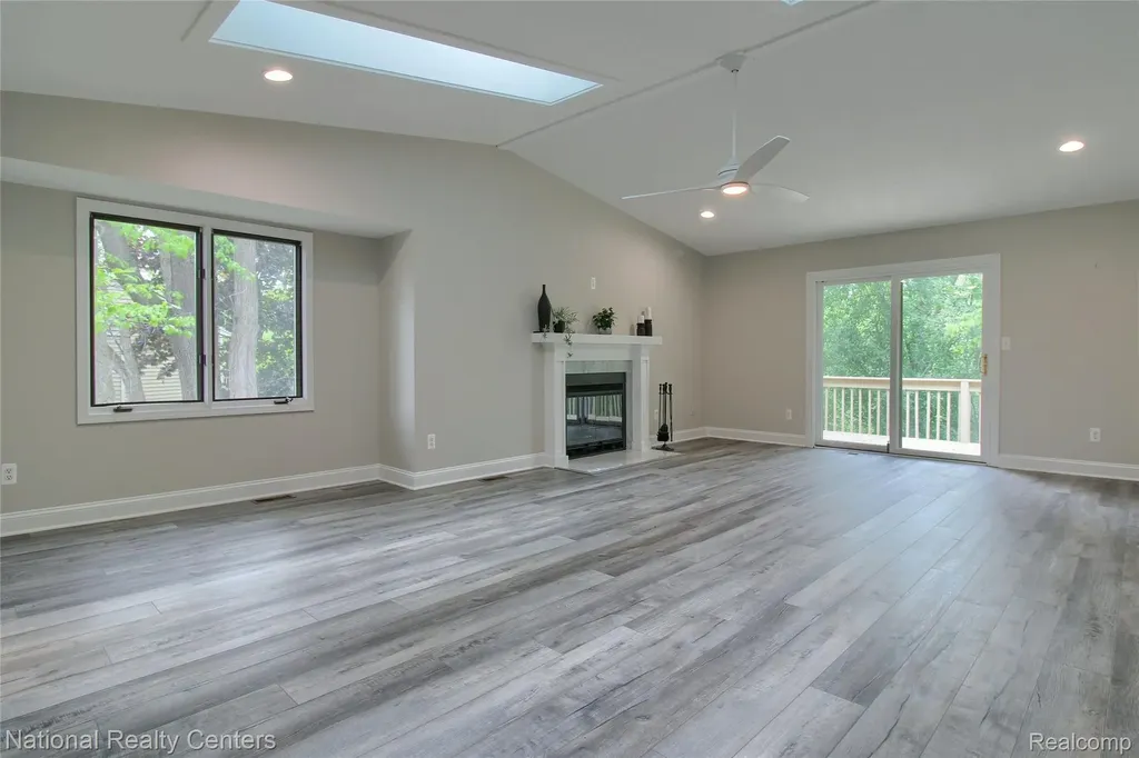 713 Woodcreek Circle Saline City MI 48176