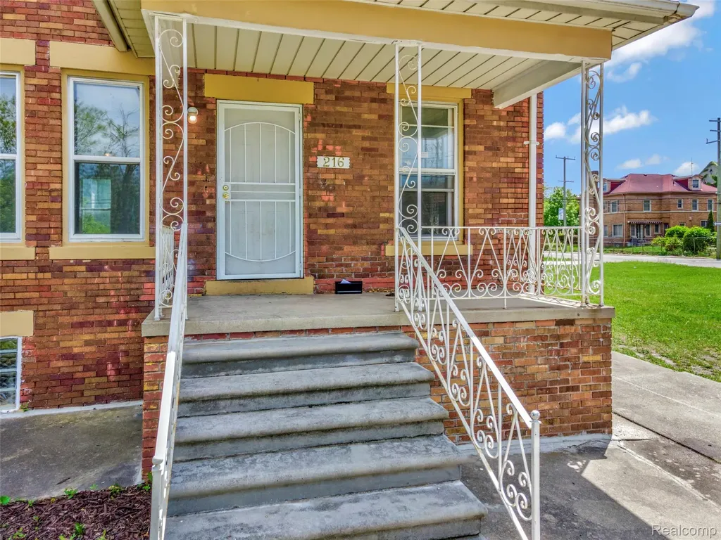 216 Holbrook Street Detroit City MI 48202