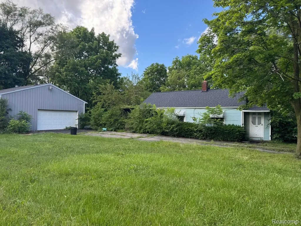 2609 Bertha Avenue Flint Charter Township MI 48504