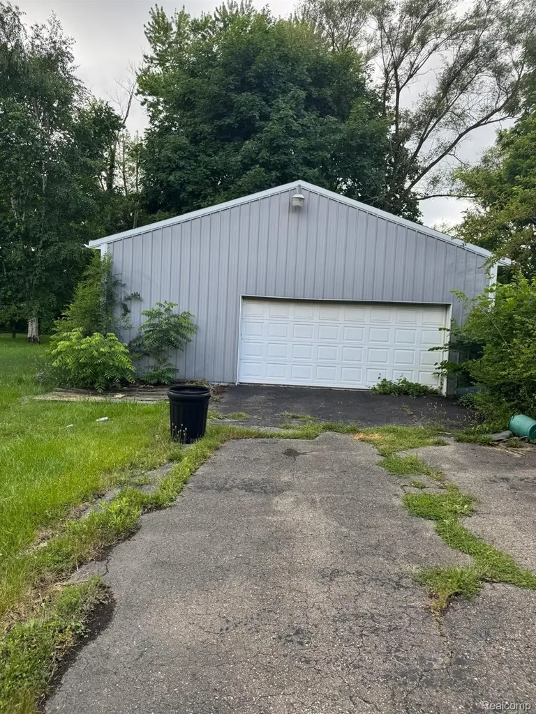 2609 Bertha Avenue Flint Charter Township MI 48504