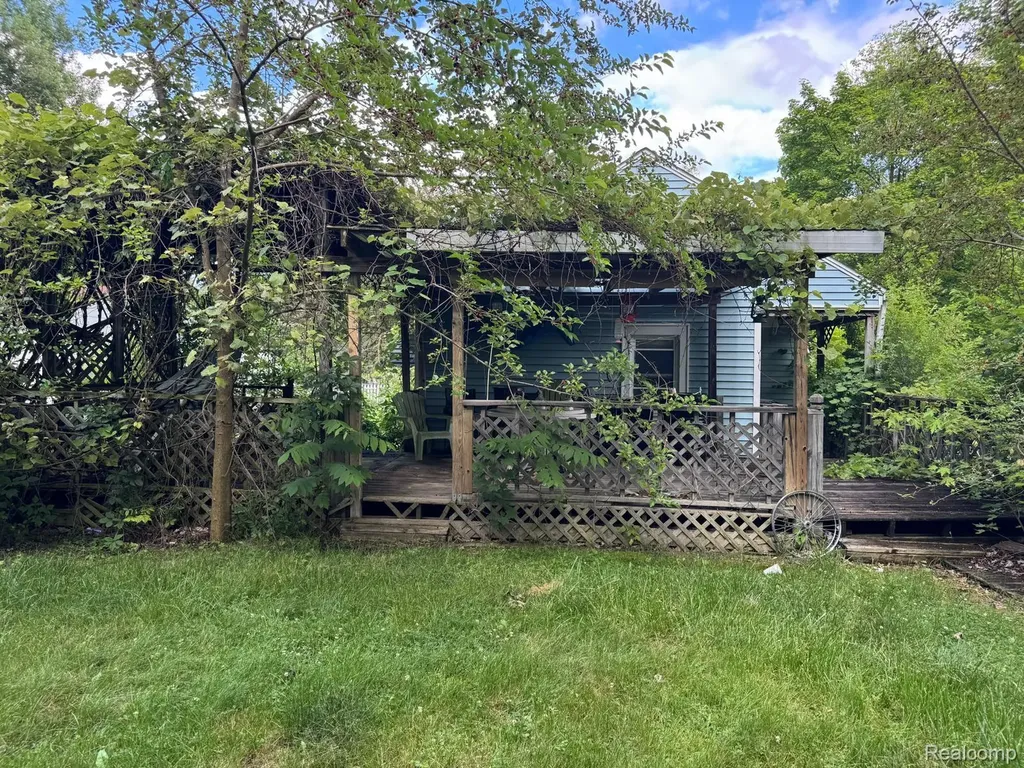 2609 Bertha Avenue Flint Charter Township MI 48504