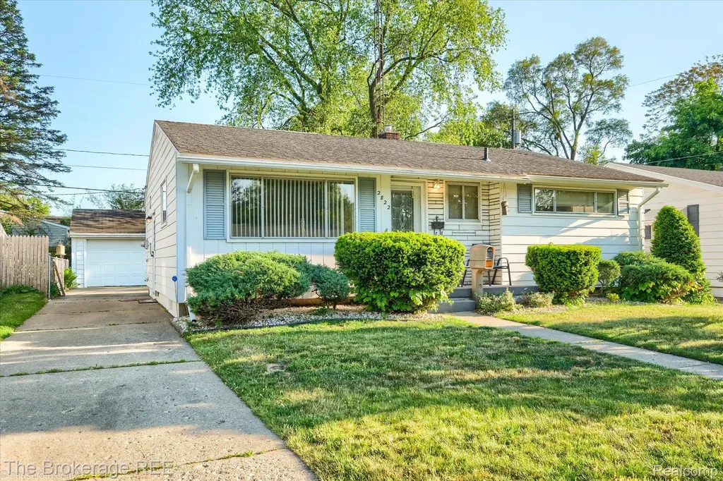 2822 Epsilon Trail Flint City MI 48506