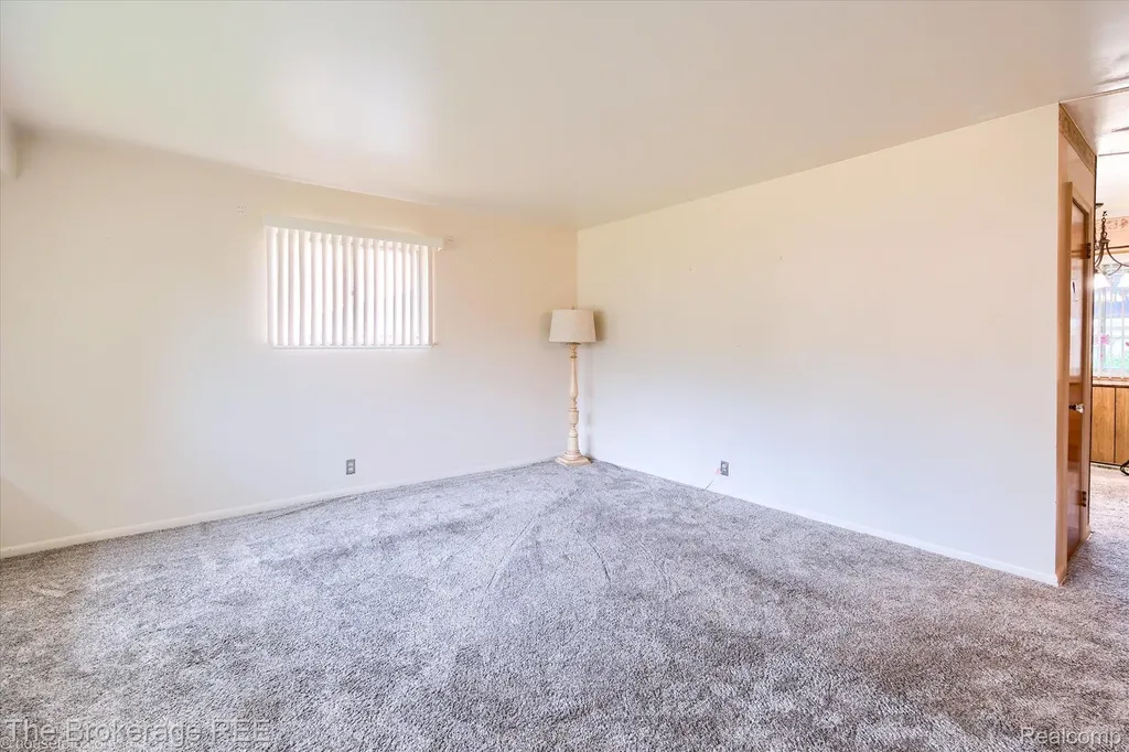 2822 Epsilon Trail Flint City MI 48506