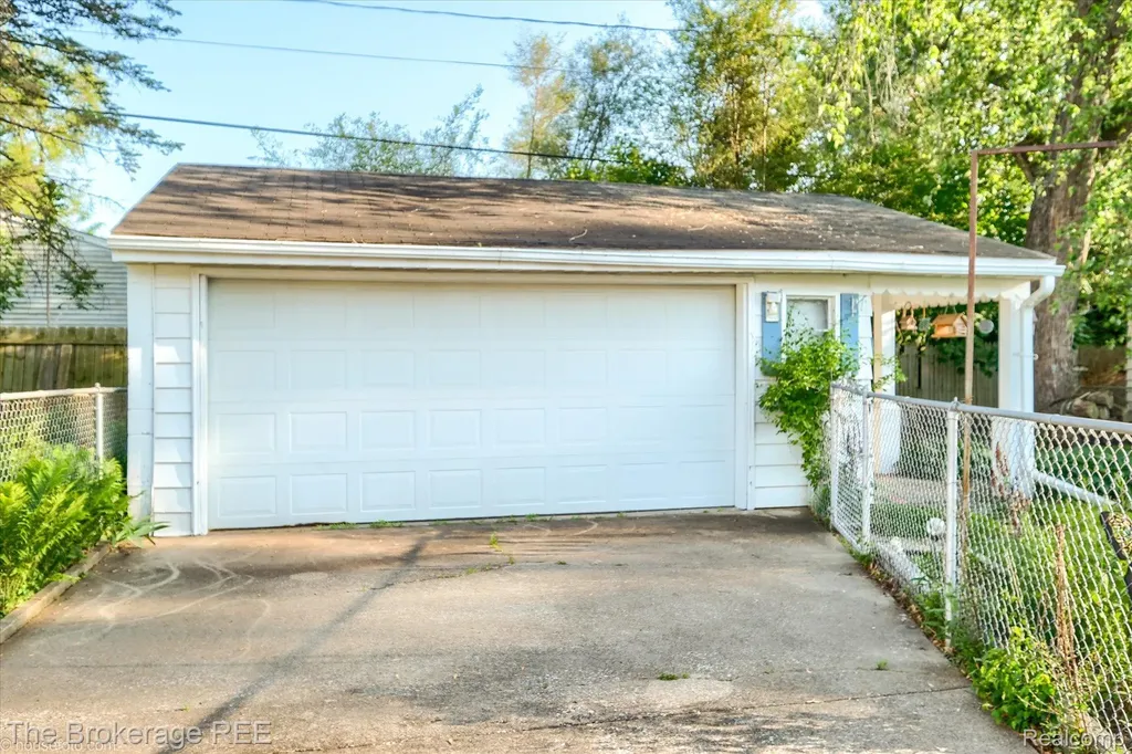 2822 Epsilon Trail Flint City MI 48506