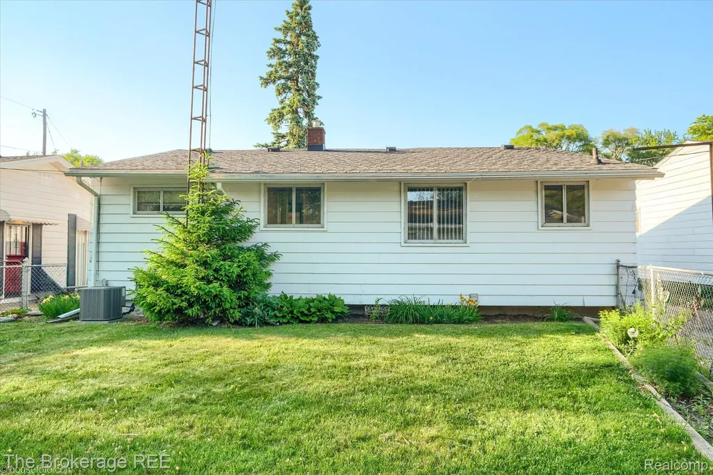 2822 Epsilon Trail Flint City MI 48506