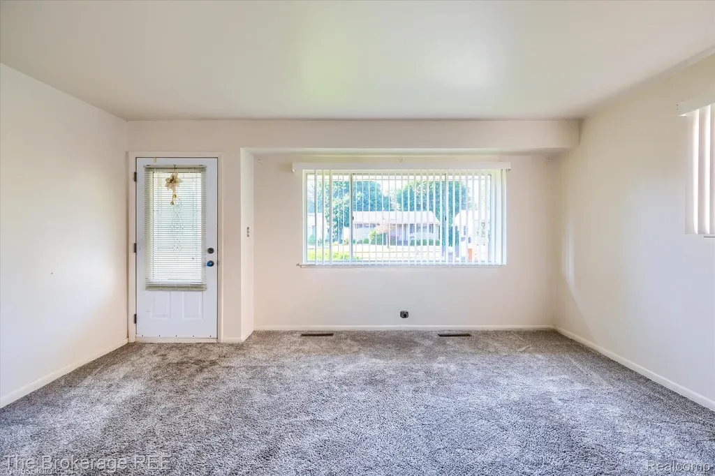 2822 Epsilon Trail Flint City MI 48506
