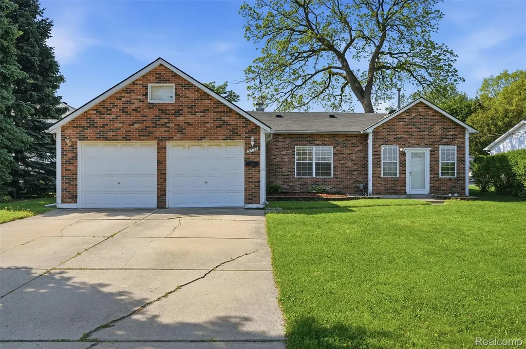 5634 Chicago Road Warren City MI 48092