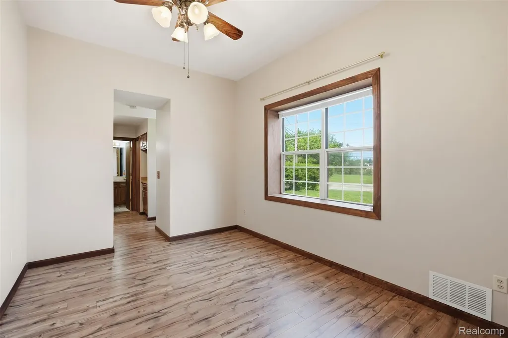 5634 Chicago Road Warren City MI 48092