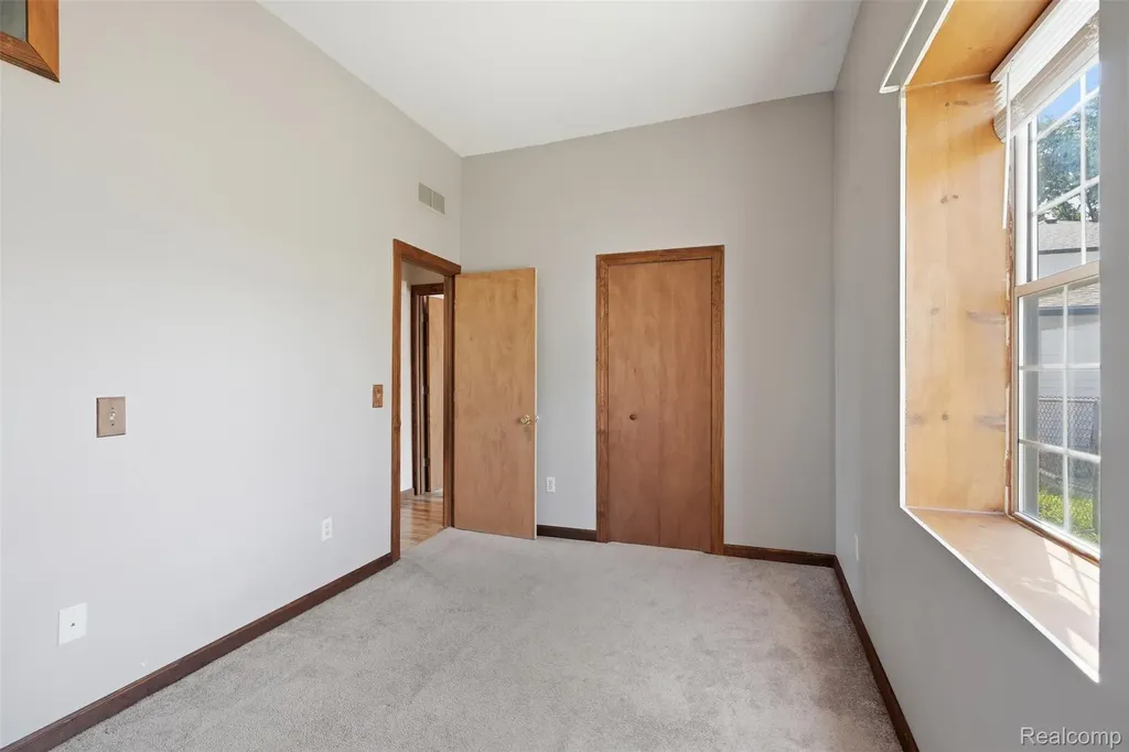 5634 Chicago Road Warren City MI 48092