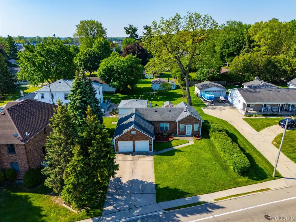 5634 Chicago Road Warren City MI 48092
