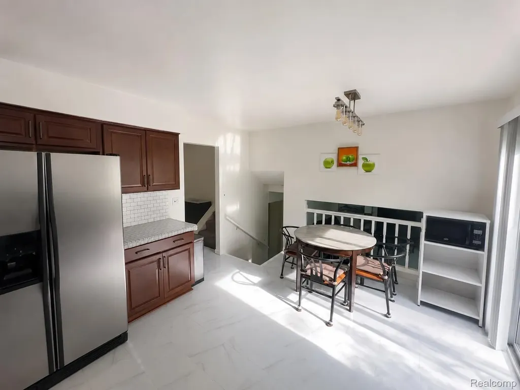 3757 Oxley Drive Troy City MI 48083