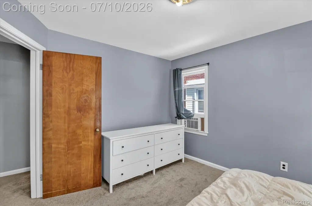 17125 Lennane Redford Charter Township MI 48240