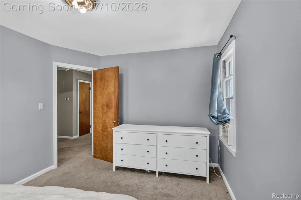 17125 Lennane Redford Charter Township MI 48240