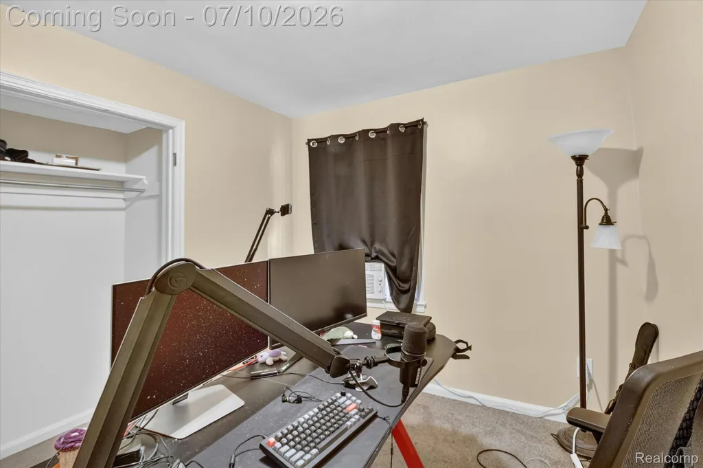 17125 Lennane Redford Charter Township MI 48240
