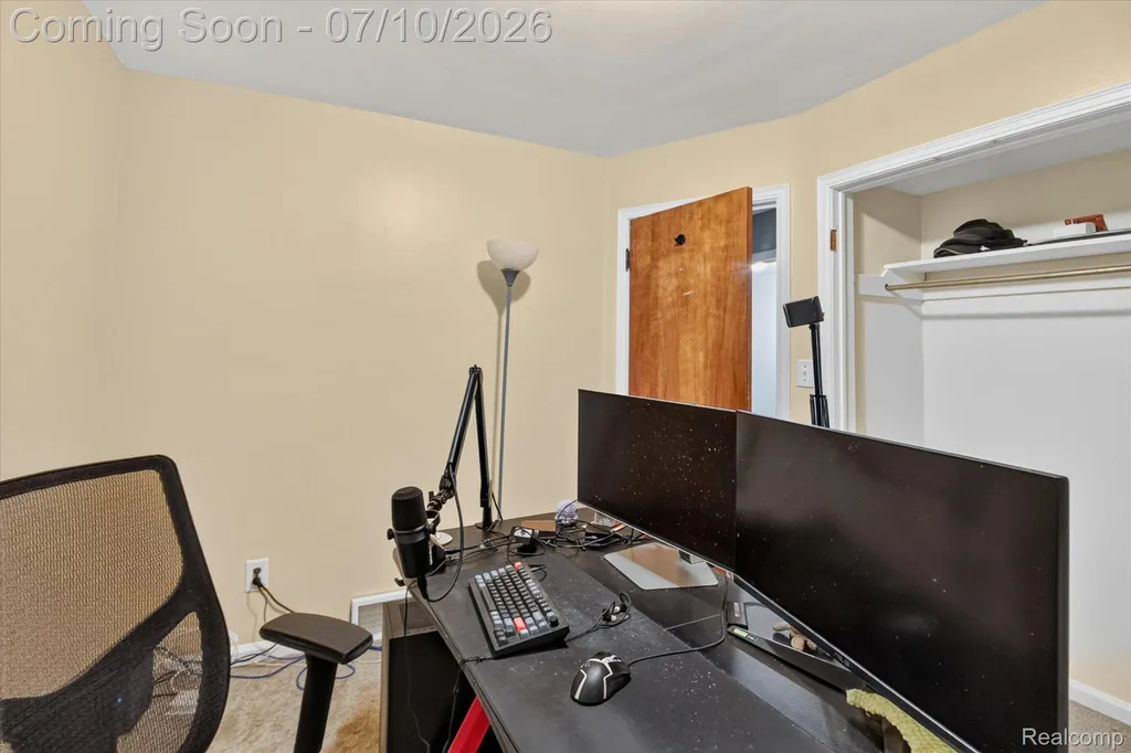 17125 Lennane Redford Charter Township MI 48240