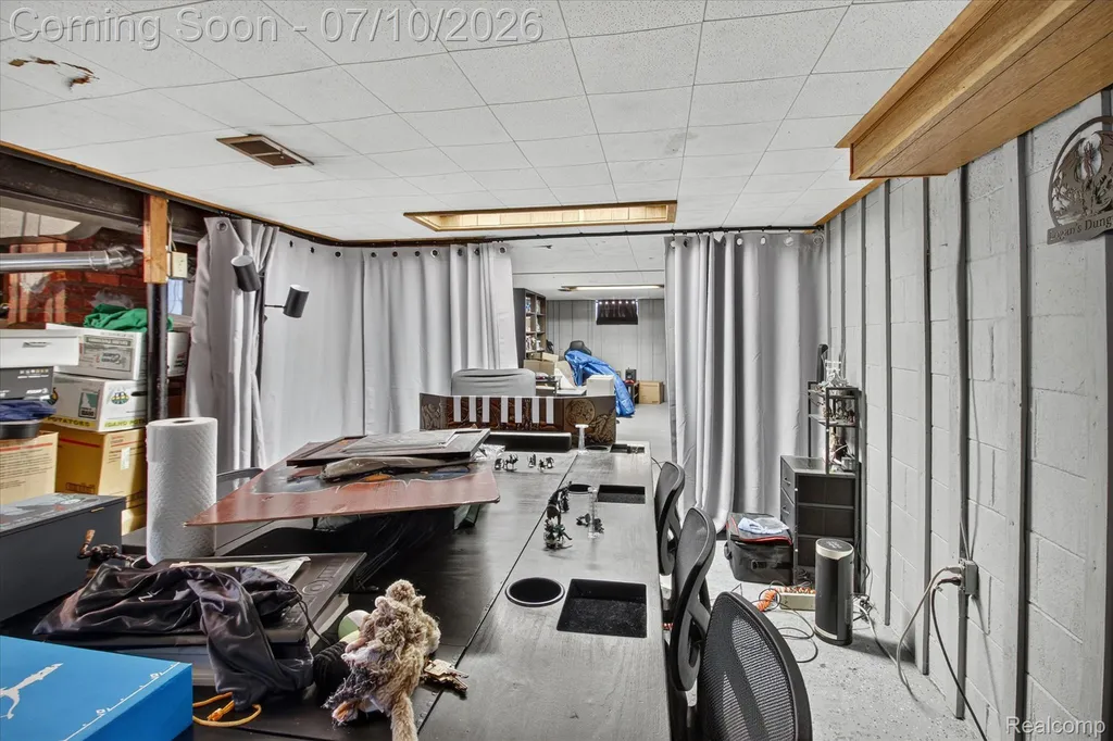 17125 Lennane Redford Charter Township MI 48240