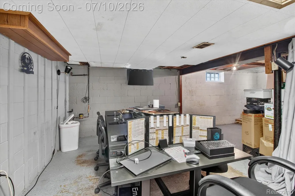 17125 Lennane Redford Charter Township MI 48240
