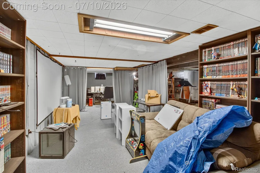 17125 Lennane Redford Charter Township MI 48240