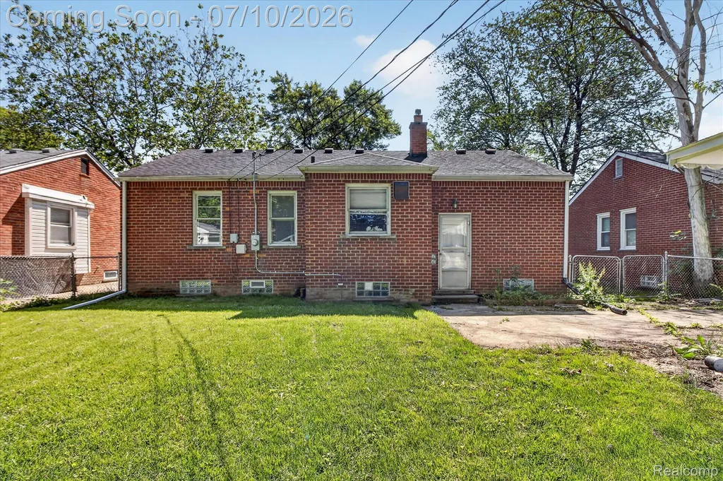 17125 Lennane Redford Charter Township MI 48240
