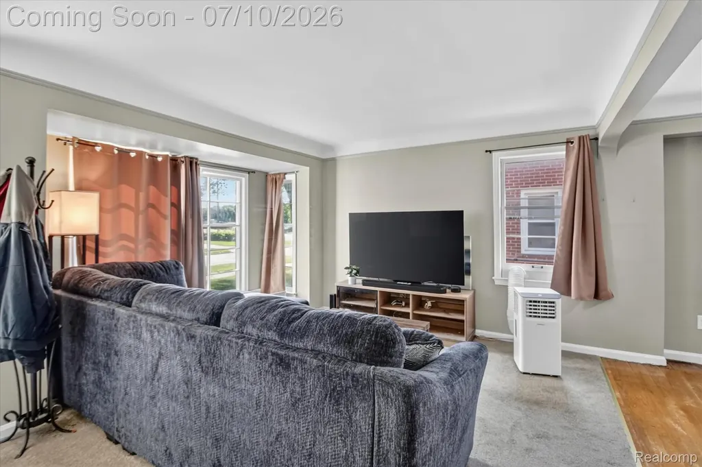 17125 Lennane Redford Charter Township MI 48240