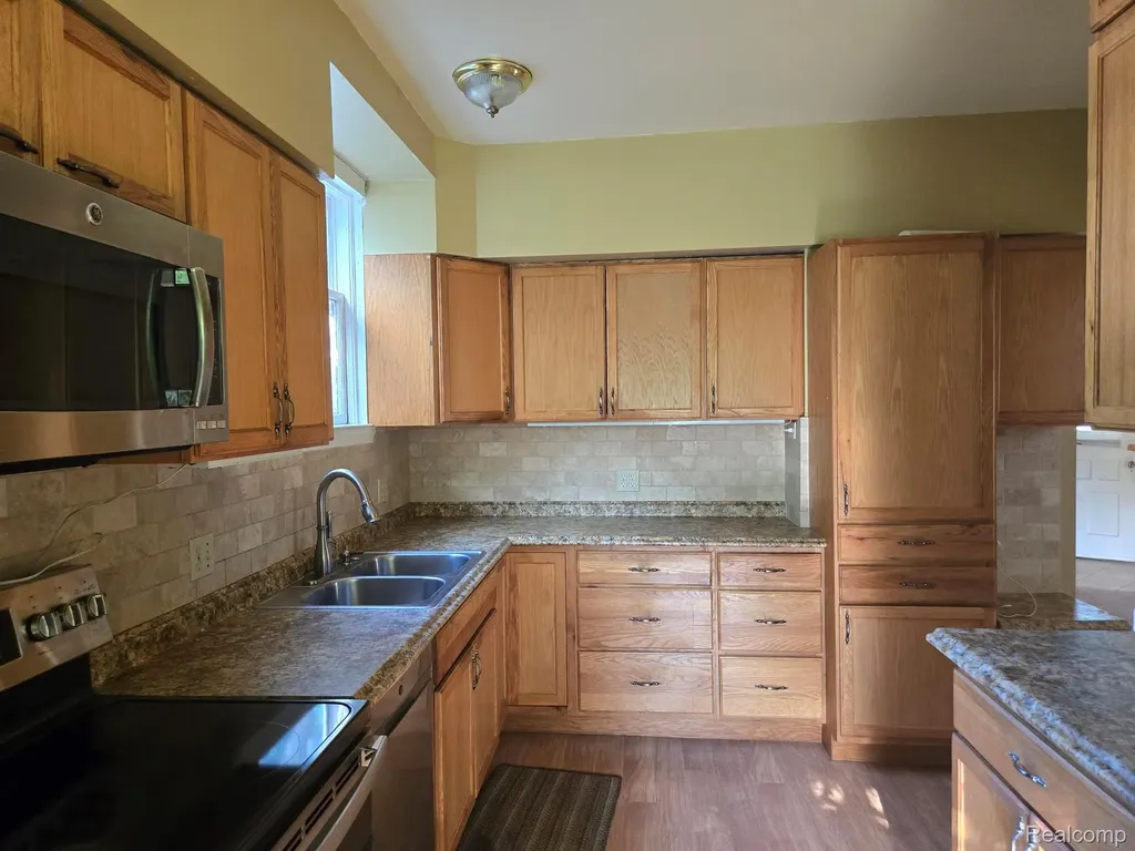 812 Academy Road Holly Township MI 48442