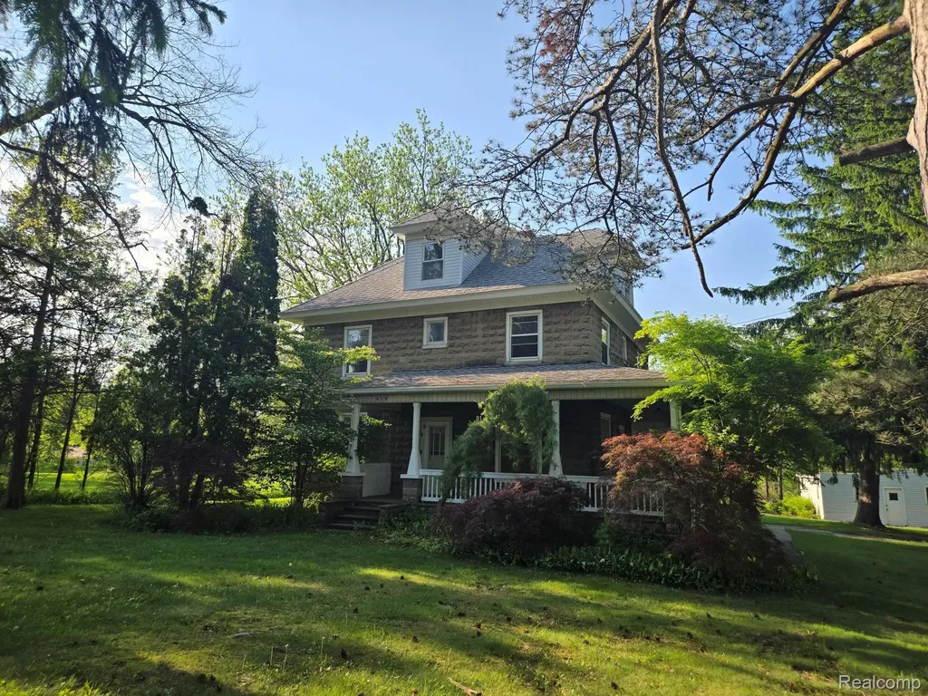 812 Academy Road Holly Township MI 48442