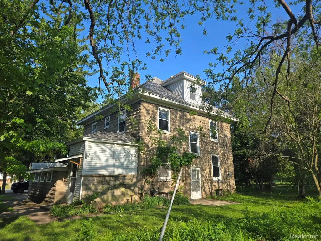 812 Academy Road Holly Township MI 48442