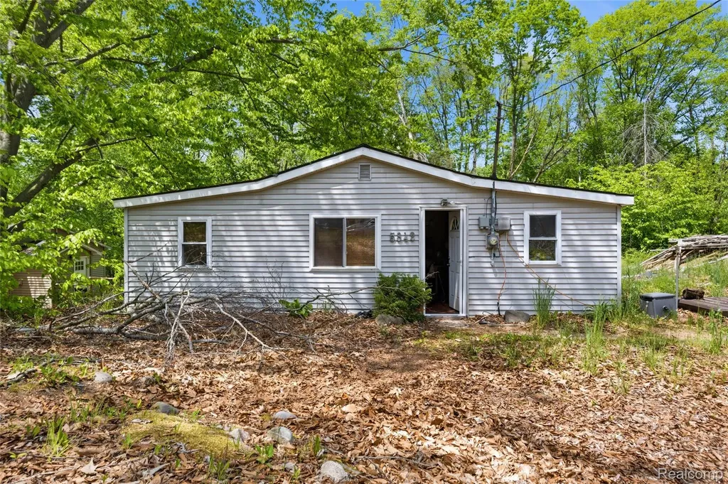 5842 Woodland Drive Surrey Township MI 48632