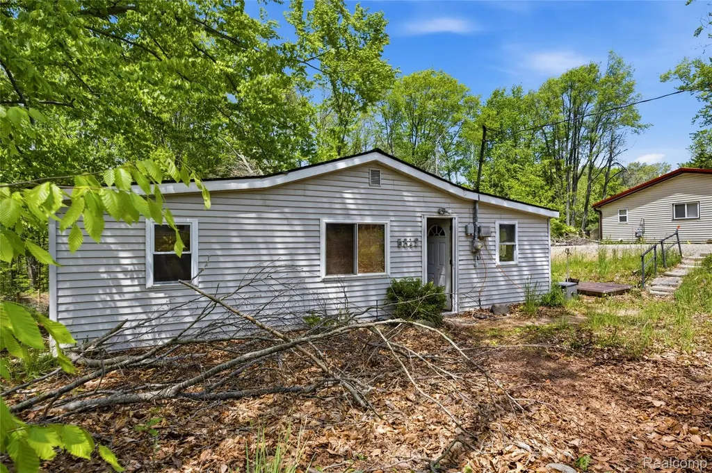 5842 Woodland Drive Surrey Township MI 48632