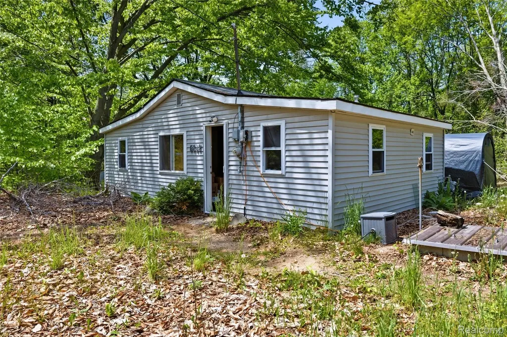 5842 Woodland Drive Surrey Township MI 48632
