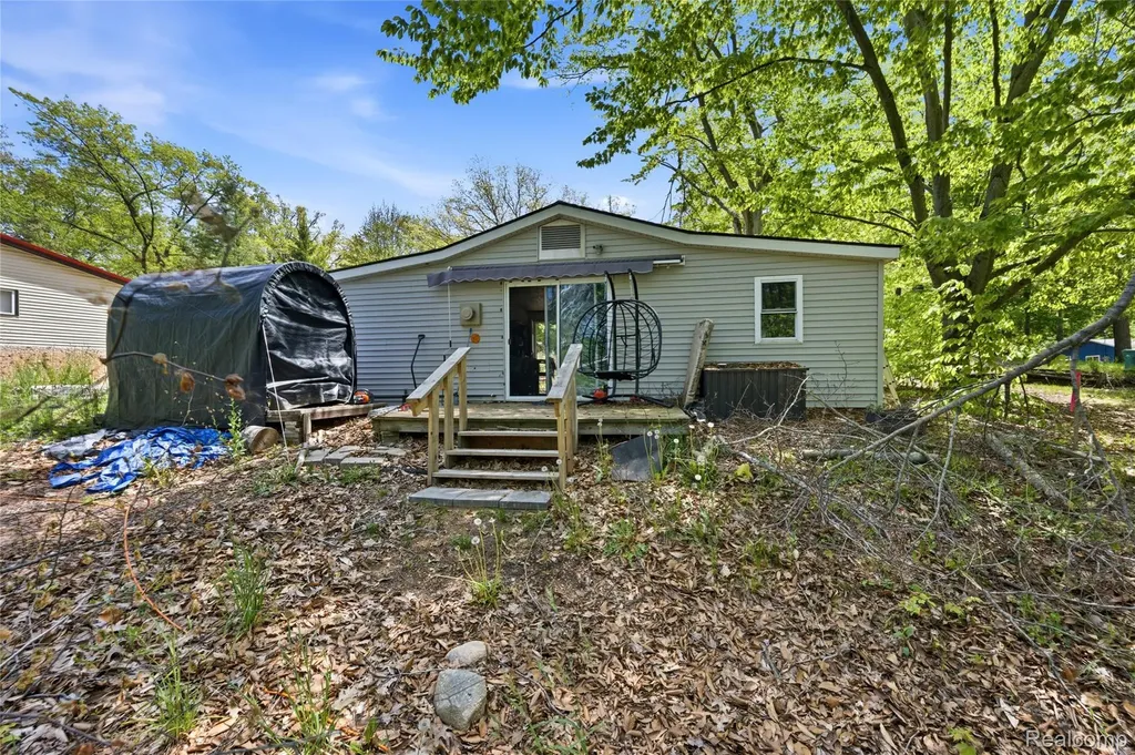 5842 Woodland Drive Surrey Township MI 48632